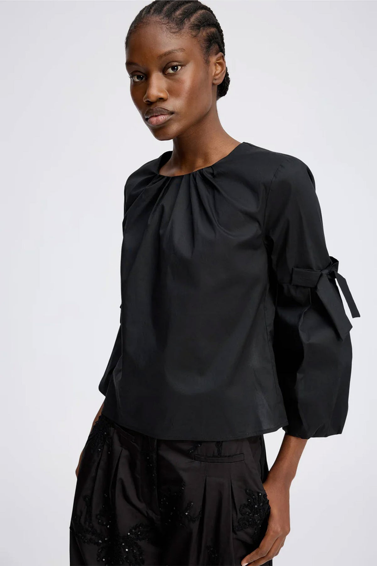 RAELYN 2-Black - 1003/25424