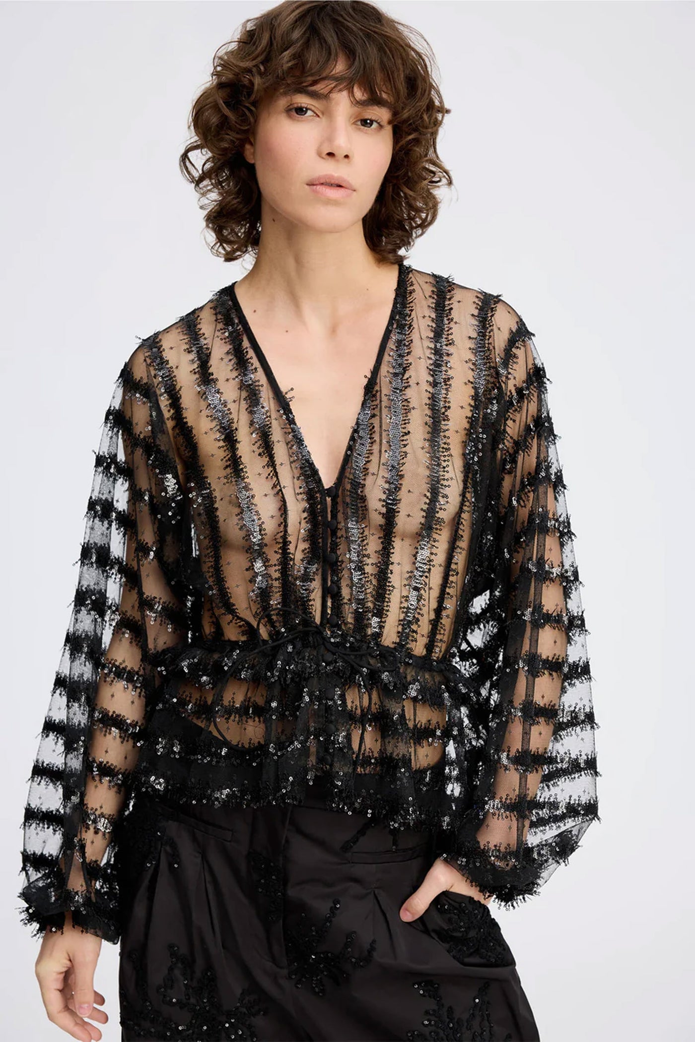 REMONA 2-Black - 1040/25442