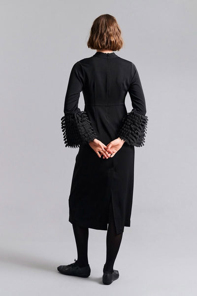 Sakura stretch kjole med flæse Black - 259-2454-5493 Thumbnail