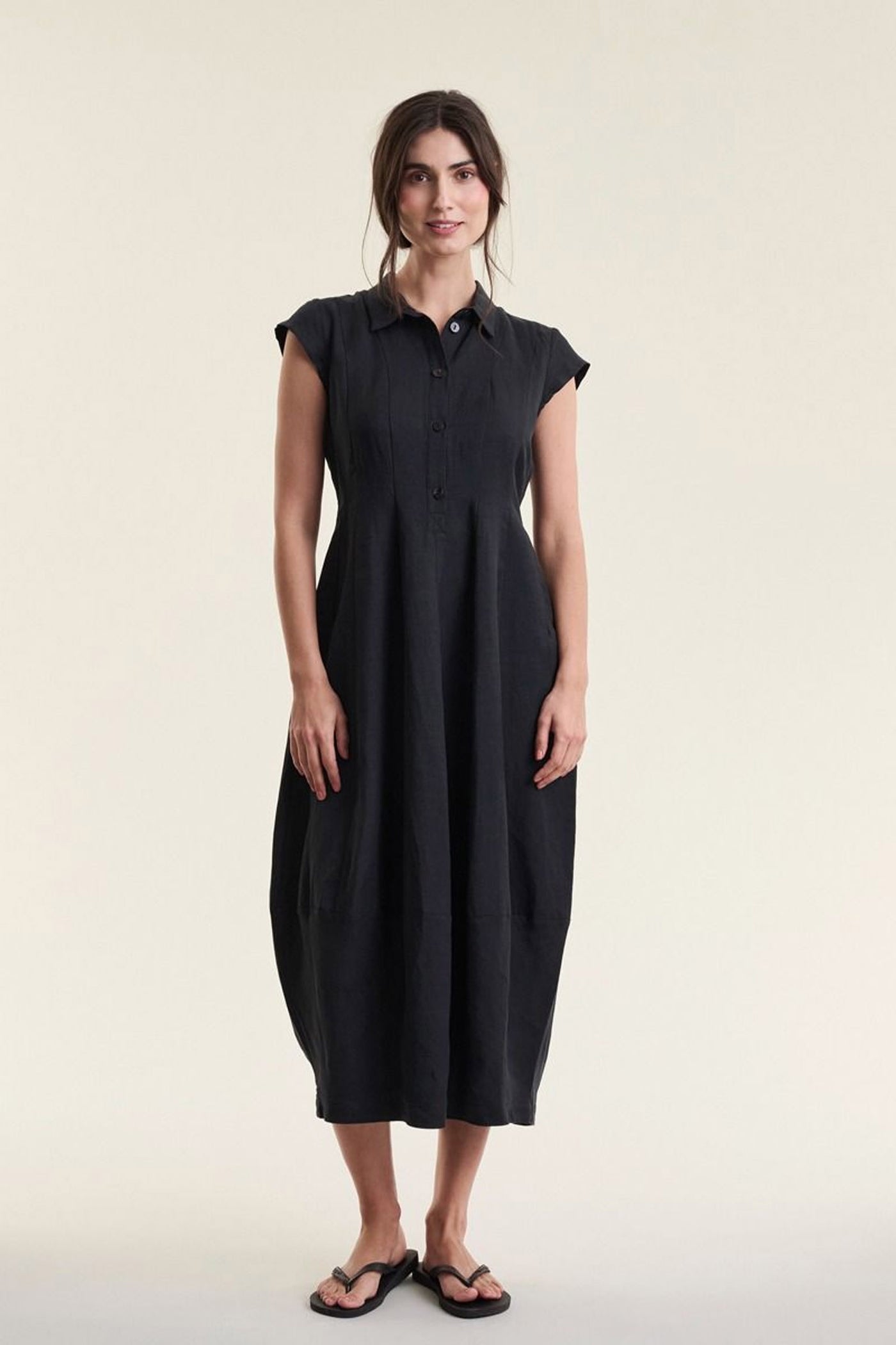 Sukosu kjole med krave Black - 263-2474-5776