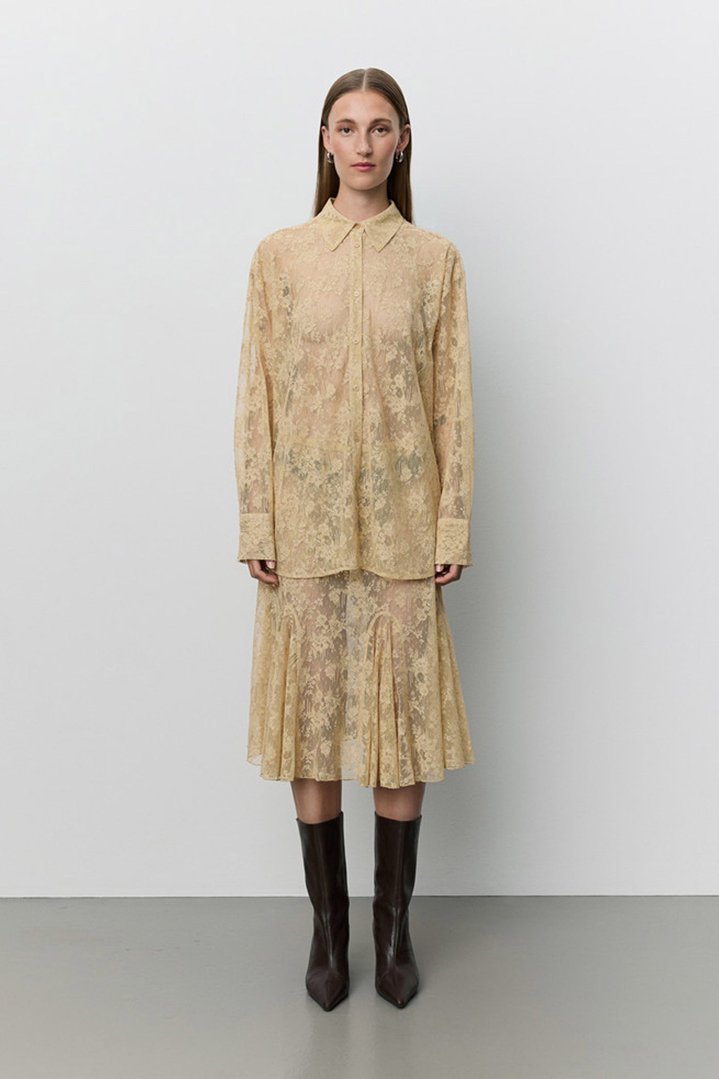 Sylvinesw Distressed Lace Shir SAND - S263295