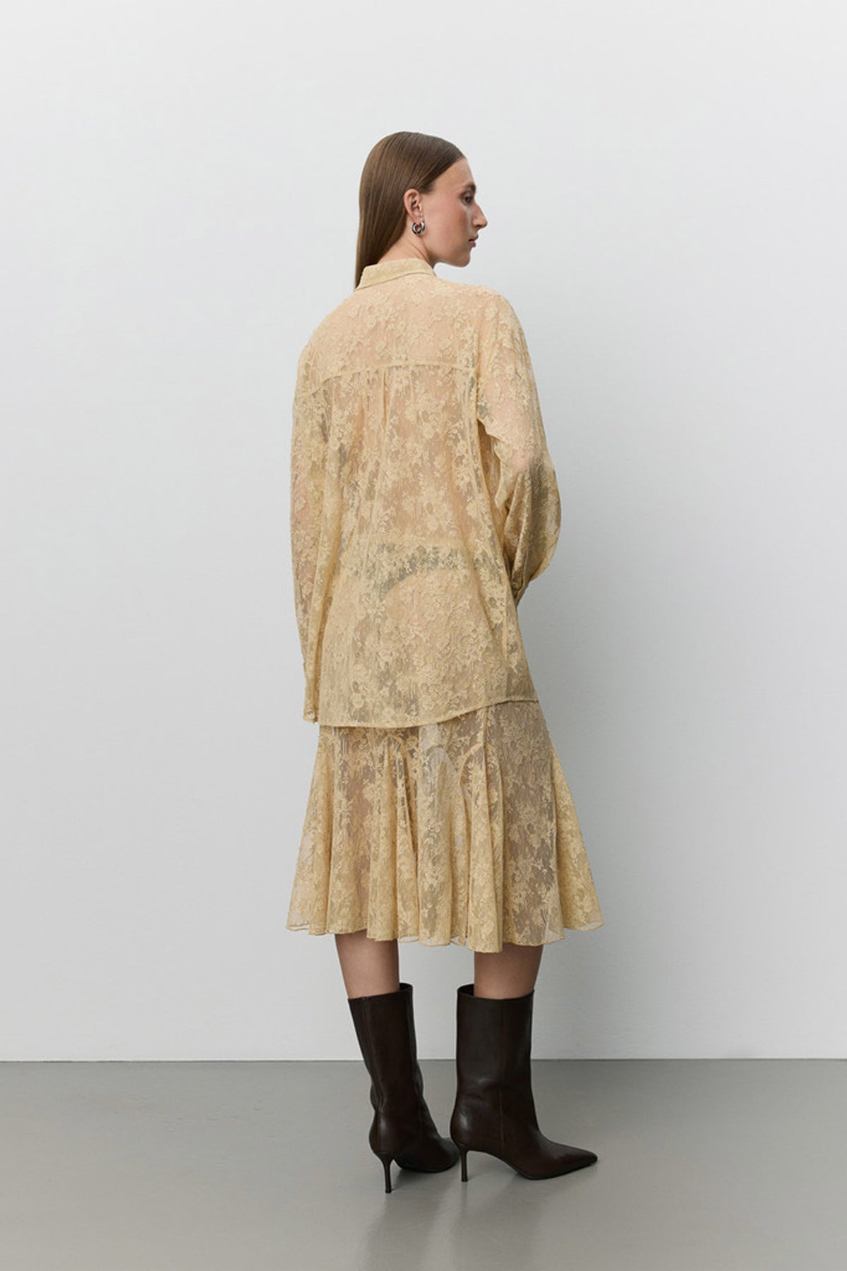 Sylvinesw Distressed Lace Shir SAND - S263295