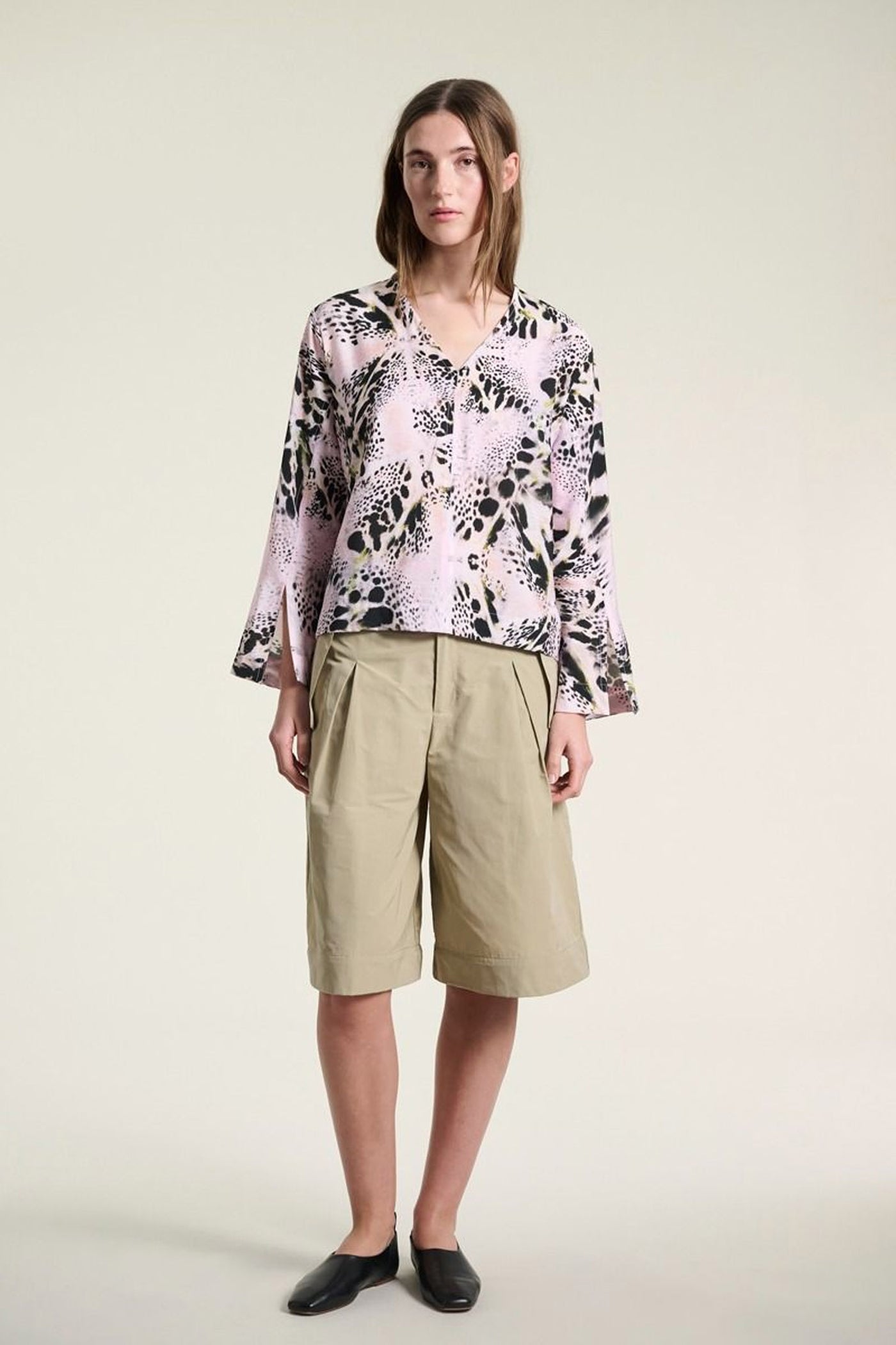 Tsuki bluse med v-hals KALEIDOSCOPE ORCHID - 262-2470-5712