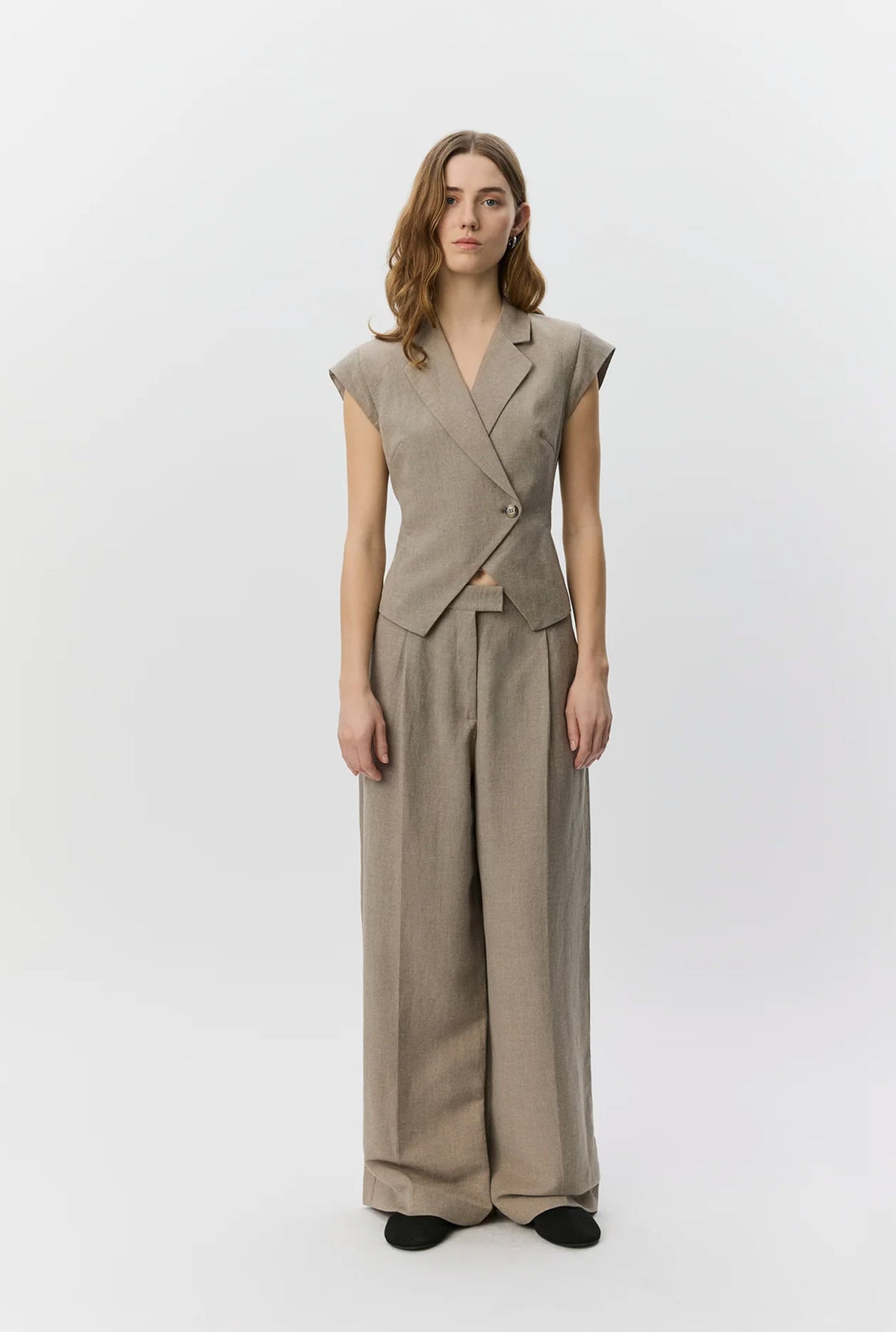 Izrasw Linen Mix Trousers Dark Sand - S262236