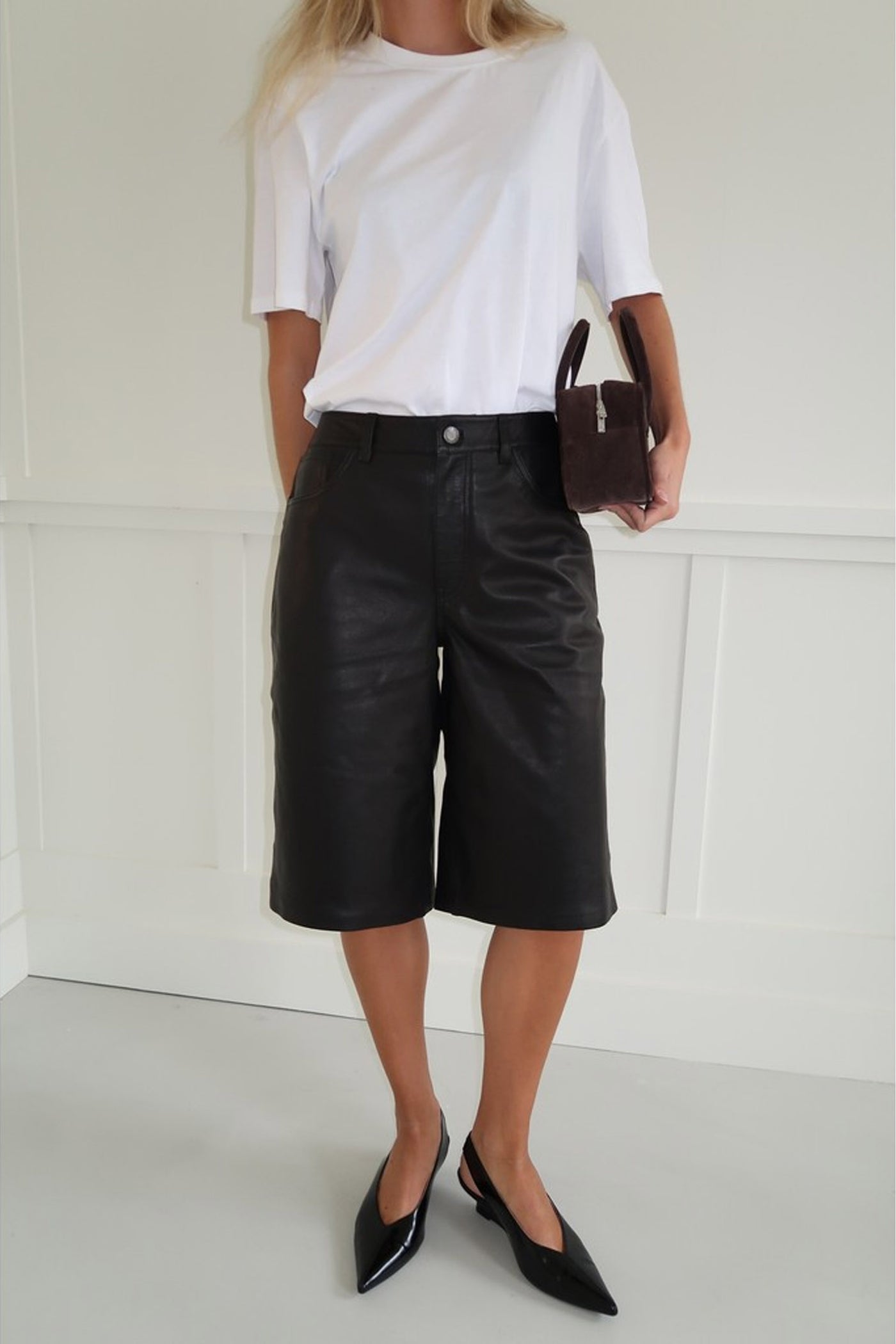 VOKESW LEATHER SHORTS 1000 Black - SNOS471
