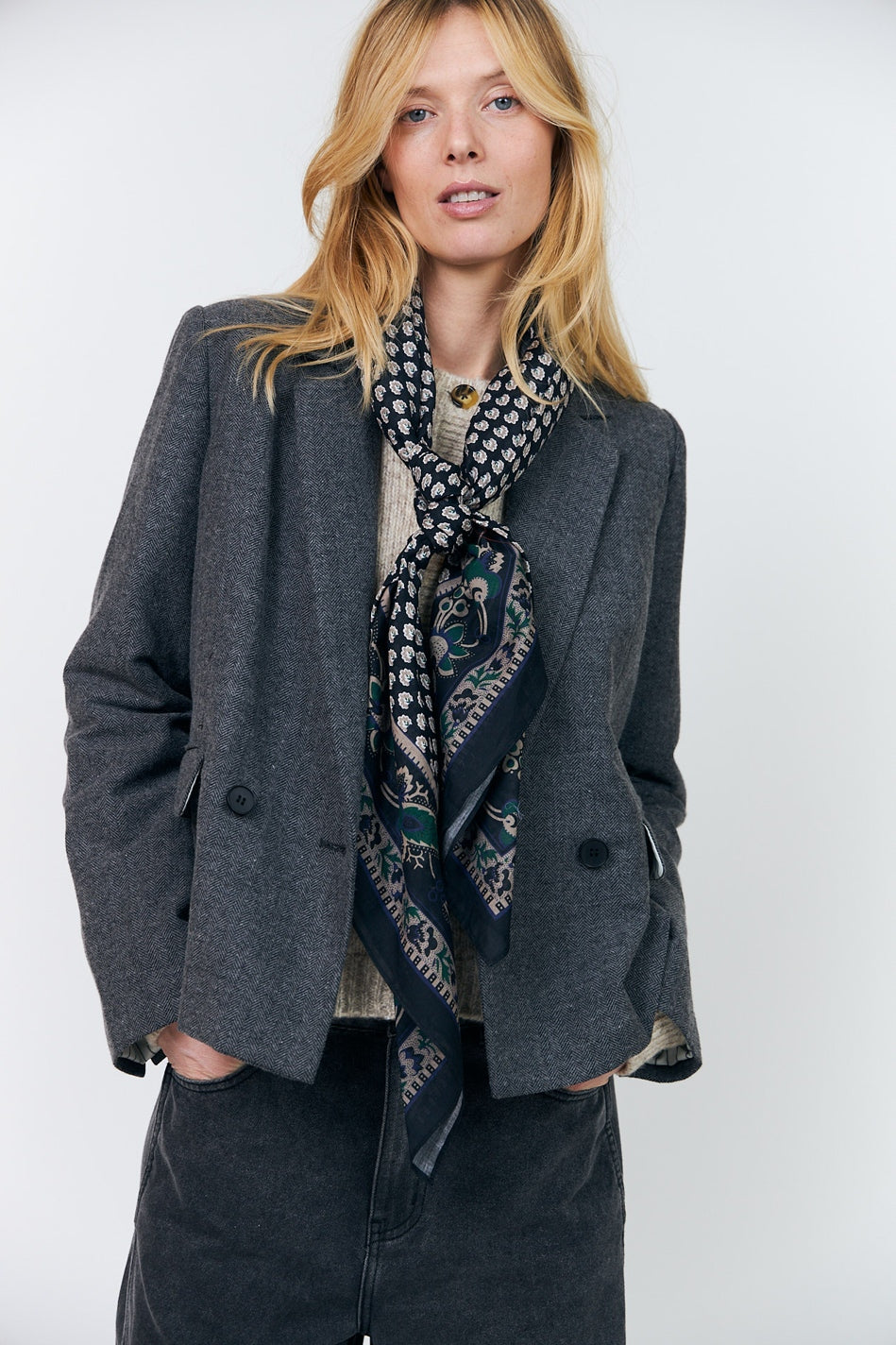 Jillll Scarf Black - 70077-00049