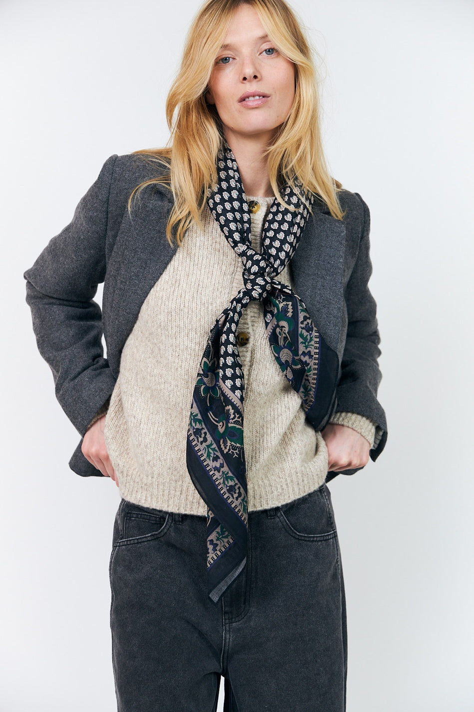 Jillll Scarf Black - 70077-00049